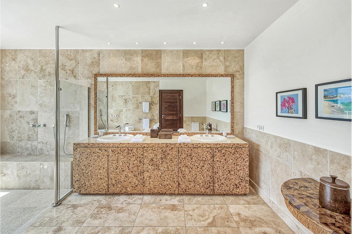 20-Bamboo-Bathroom1_Location villa Terres Basses Saint Martin